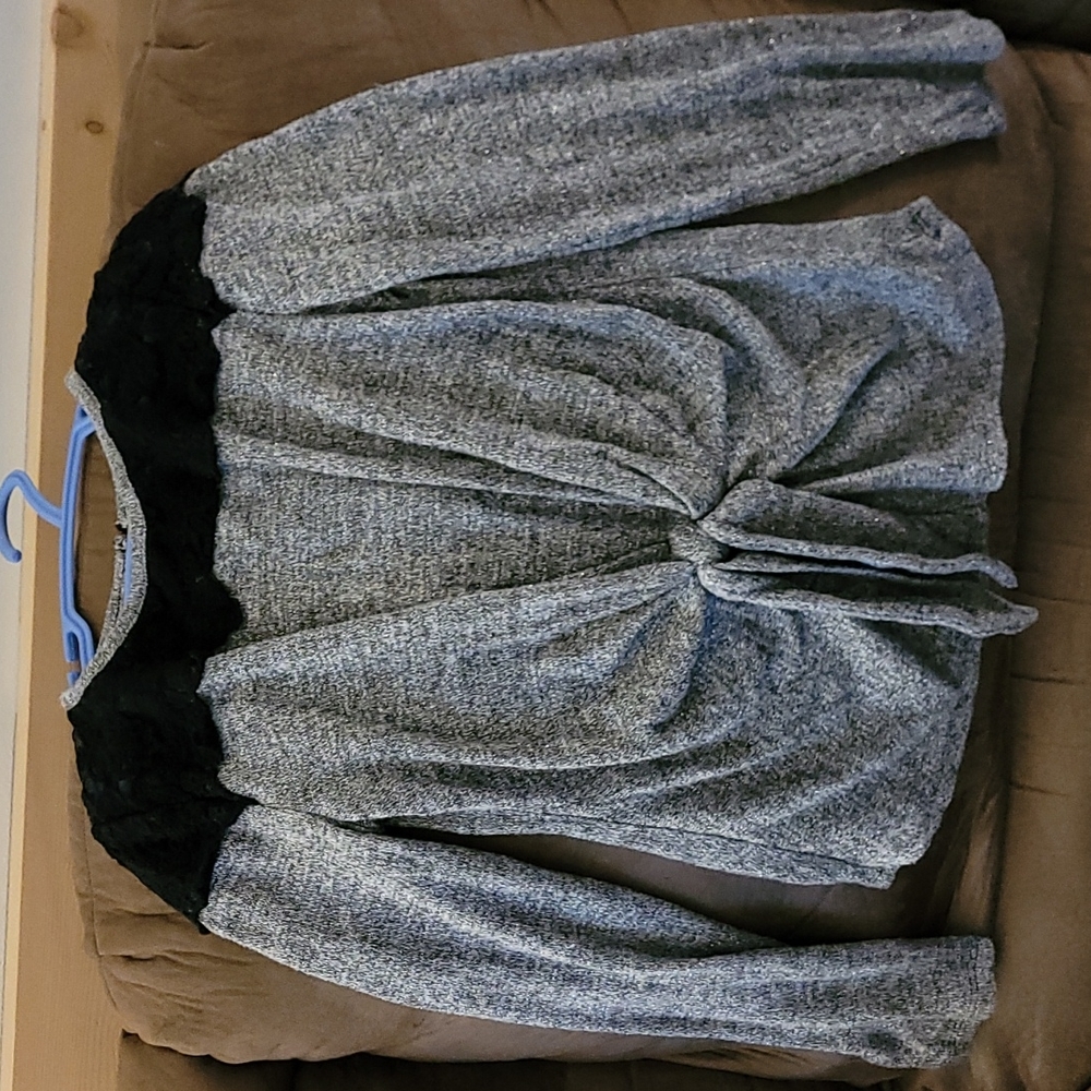 Girls long-sleeved sweater